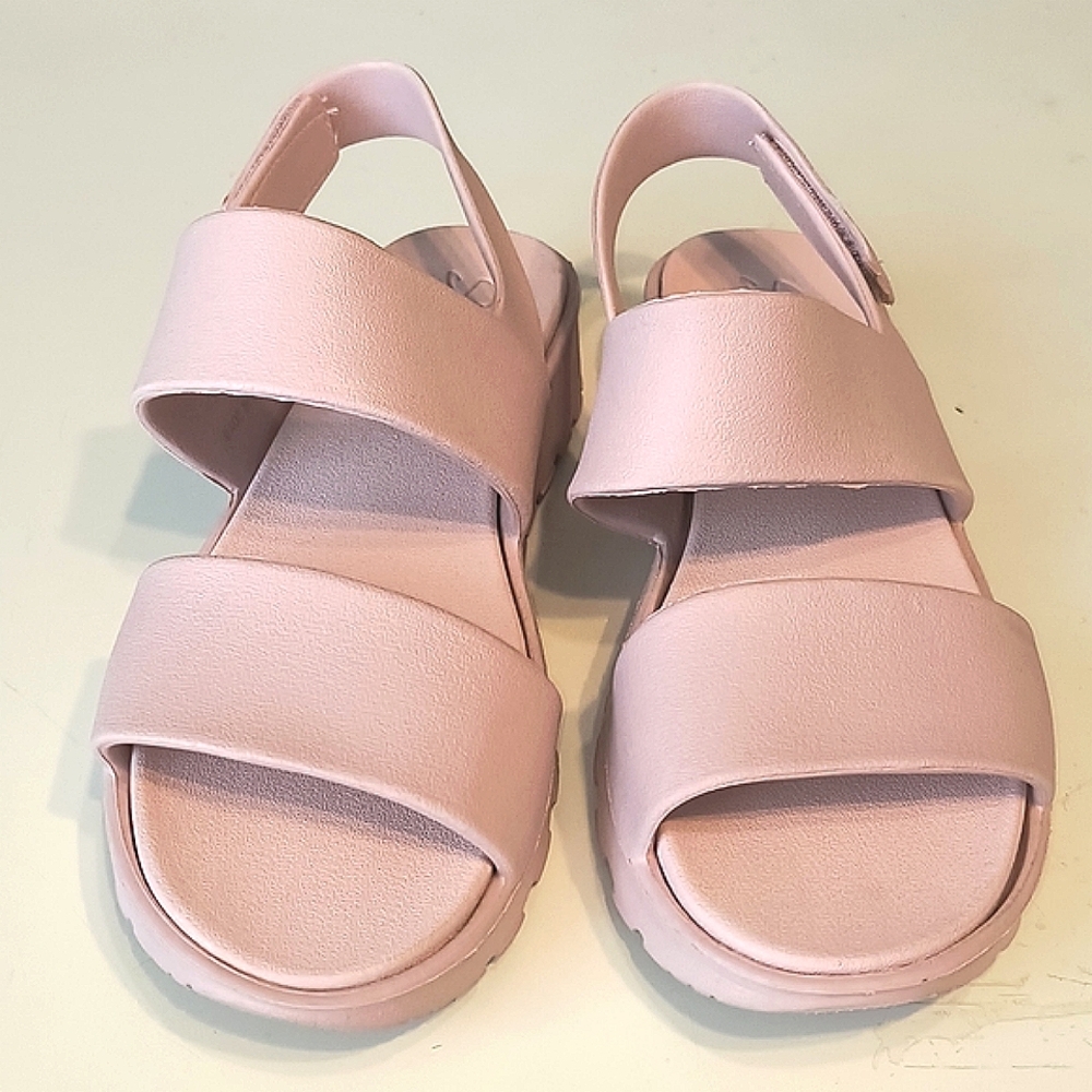 *Like New* Skechers Luxe Foam strappy lightweight sandals
